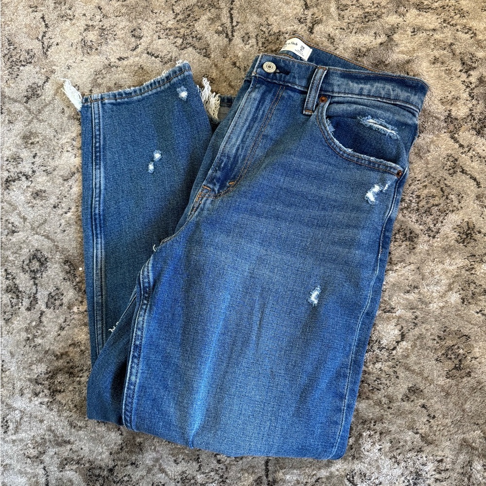 Abercrombie and Fitch The Mom High Rise Jeans​